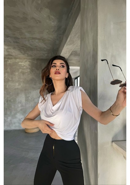Degaje Yaka Vatkalı Bluz fırsatları