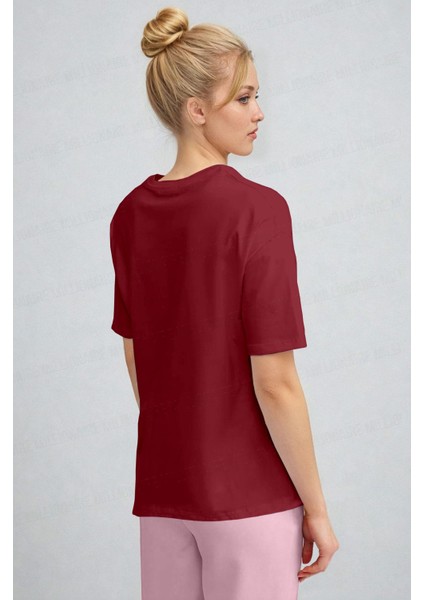 Kadın Bordo Kurdele Kabaran Dokulu Baskı Regular Fit Normal Kalıp T-Shirt modelleri