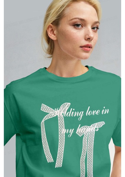 Kadın Bntn Yeşil Kurdele Kabaran Dokulu Baskı Regular Fit Normal Kalıp T-Shirt fiyatları