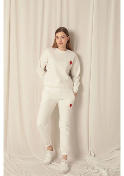 Üç Iplik Kumaş Kalp Nakışlı Kadın Ekru Takım fiyatları