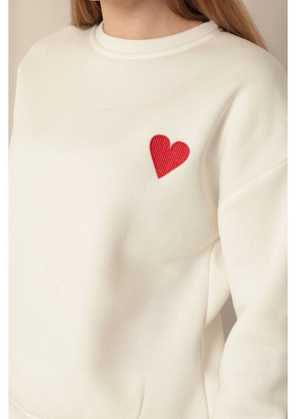 Üç Iplik Kumaş Kalp Nakışlı Kadın Ekru Takım modelleri