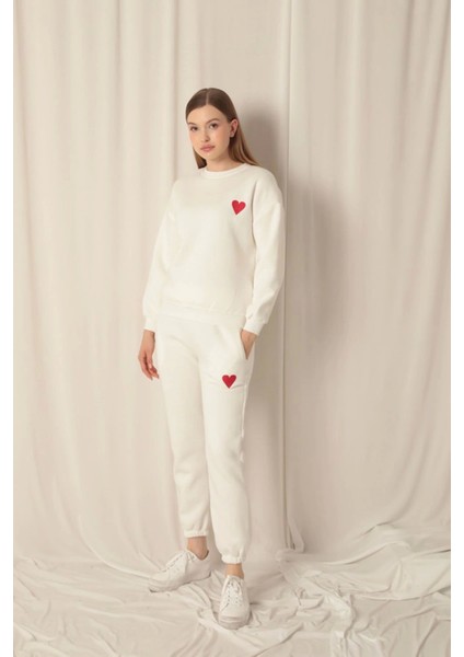 Üç Iplik Kumaş Kalp Nakışlı Kadın Ekru Takım fırsatları