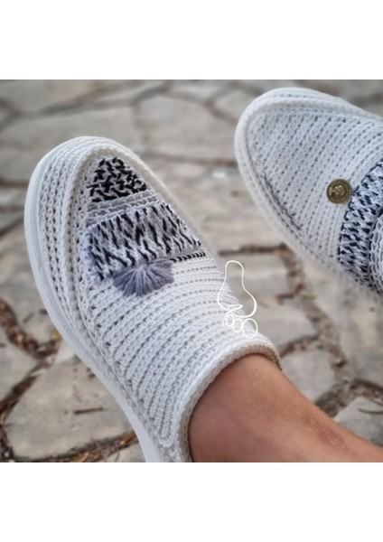 Beyaz Örgülü Siyah Nakışlı El Dokuması Kadın Espadril