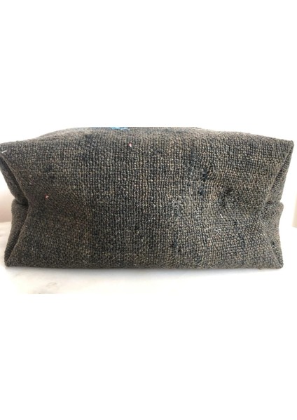 El Dokuması Kilimden Küçük Boy Çanta, Her Mevsim Kombinlerin Yıldızı Vintage Kilim Çanta modelleri