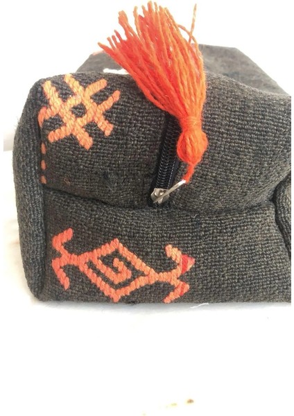 El Dokuması Kilimden Küçük Boy Çanta, Her Mevsim Kombinlerin Yıldızı Vintage Kilim Çanta indirimleri