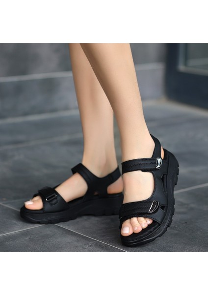 Trita Siyah Cırtlı Ortopedik Kadın Sandalet fırsatları