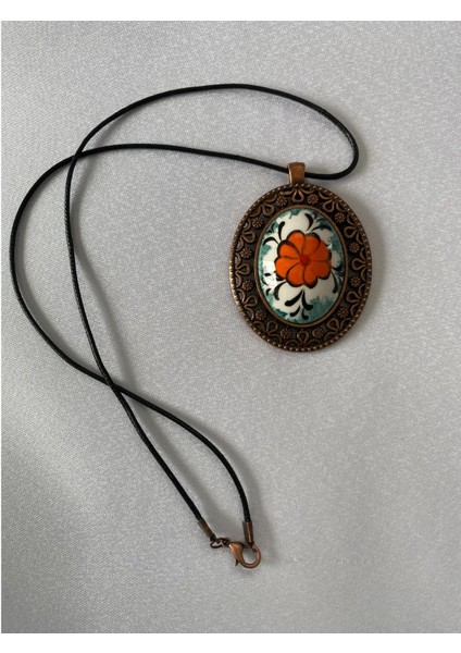Iznik Çini Kolye Turuncu Çiçekli Model El Boyaması Deri Ipli fırsatları