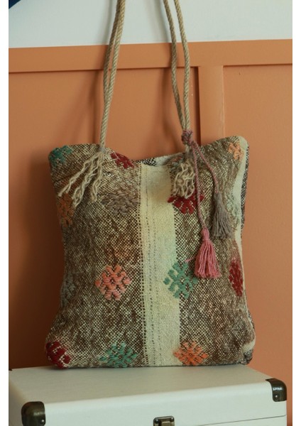 El Yapımı Boho Tarzı Kilim Çanta, Vintage Halı Detaylı Şık Kadın Çantası, Benzersiz Şık Omuz Çanta fiyatları