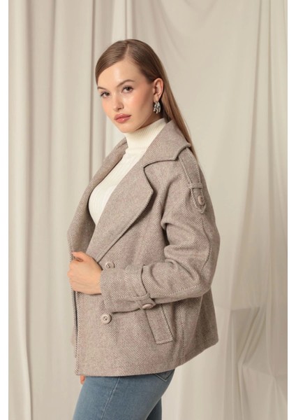 Kaşe Kumaş Balıksırtı Desen Kısa Kadın Vizon Kaban modelleri