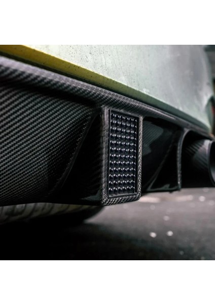 Bmw F82 Karbon Işıklı Arka Türbülans
