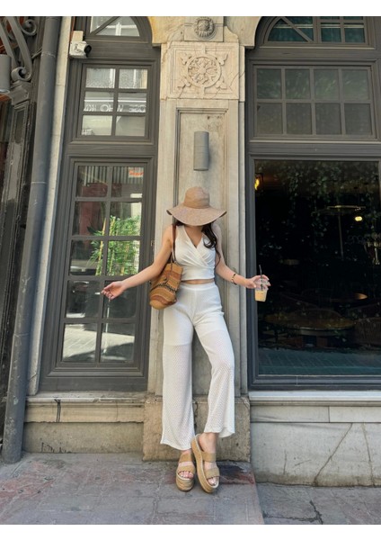 Kruvaze Yaka Crop Bluz ve Detaylı Pantolon Triko Ikili Takım
