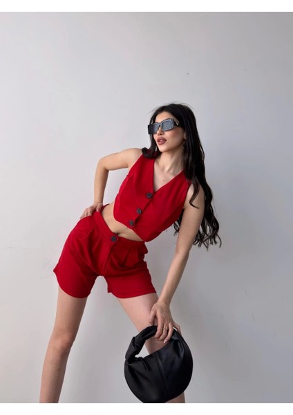 Önü Düğmeli Crop Yelek ve Şort Ikili Takım