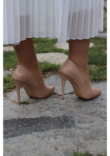 Kapalı Stiletto Topuklu Ayakkabı 511