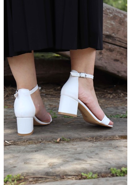 Kısa Topuk Tek Bant Topuklu Ayakkabı 553 modelleri