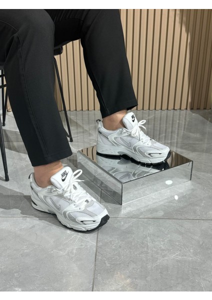 Yeni Sezon Trend Spor Ayakkabı 2027