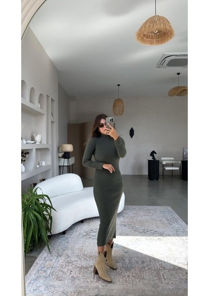 Kadın Yarım Balıkçı Yaka Süet Kumaş Fırsat Ürün Midi Boy Elbise