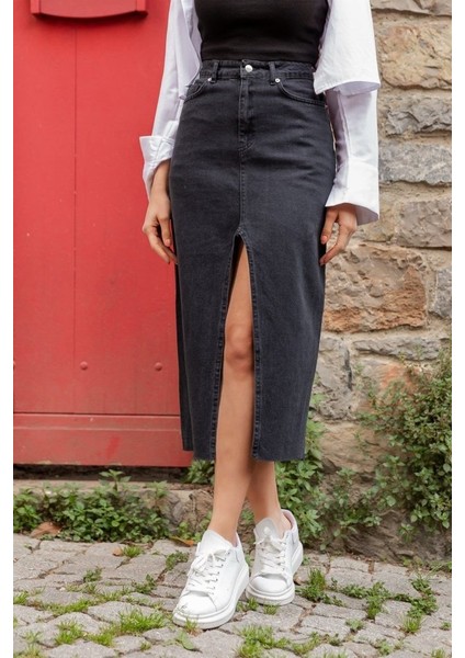 Kadın Yüksek Bel Önden Yırtmaçlı Cepli Midi Kot Etek