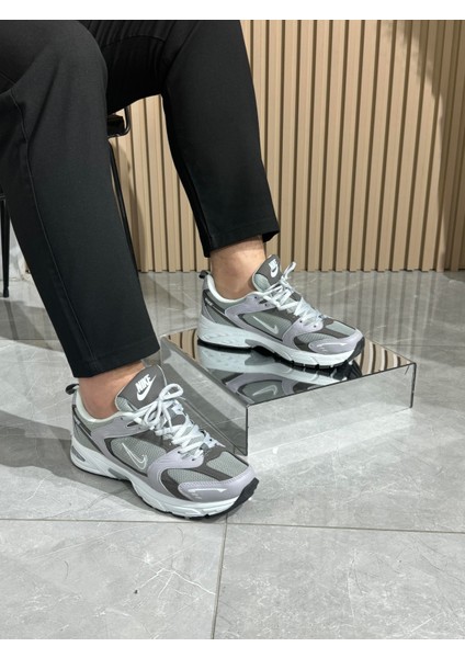 Yeni Sezon Trend Spor Ayakkabı 2027