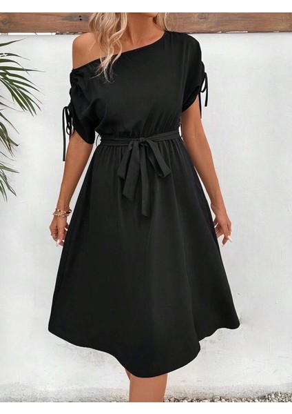 Kadın Tek Omuzu Açık Kol Ucu Fiyonklu Belden Kuşaklı Yırtmaç Detaylı Viskon Elbise indirimleri