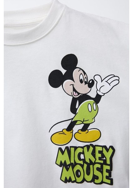 Erkek Çocuk Mickey Mouse Baskılı Beyaz Pamuklu Alt Üst Takım Yarım Kollu 2'li Şort T-Shirt Takım 3-8 Yaş modelleri