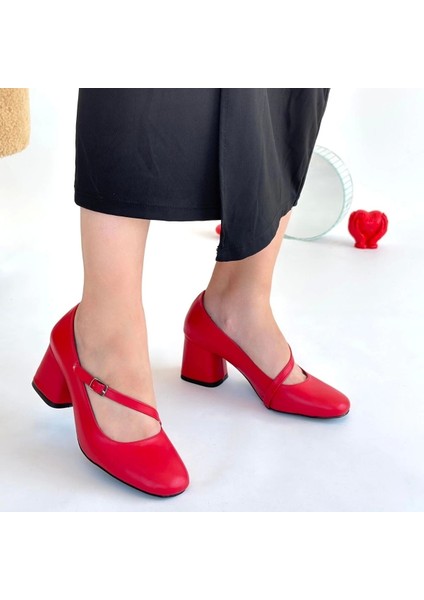 Kier Kırmızı Cilt Topuklu Ayakkabı fırsatları