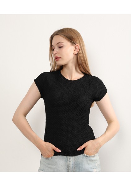 Dokulu Kısa Kol Düz Siyah Kadın Likralı Tişört Basic Bürümcük T-Shirt