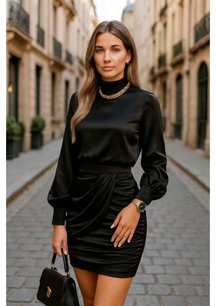 Kadın Yarım Balıkçı Yaka Vatka ve Büzgü Detay Mini Elbise