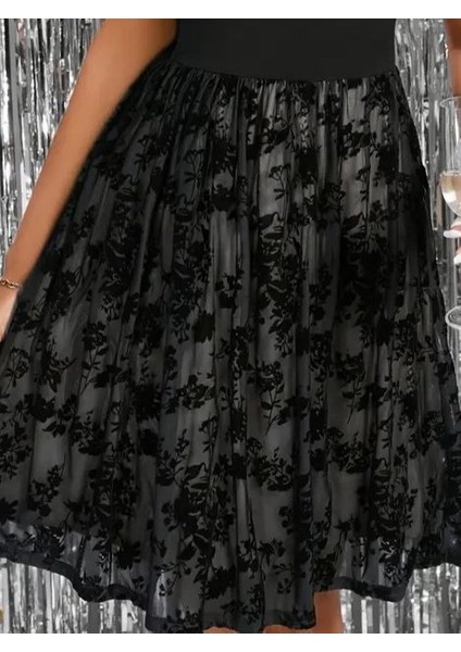 Kadın Kısa Kollu Bisiklet Yaka Tül Flok Baskı Detaylı Elbise fırsatları