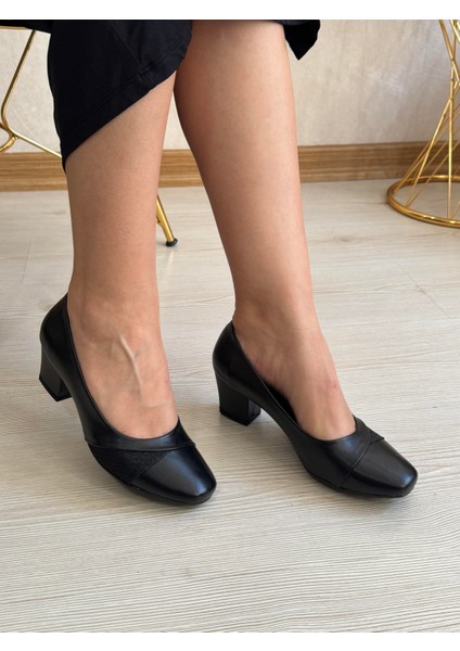 Önü Kapalı Kadın Topuklu Ayakkabı 8696