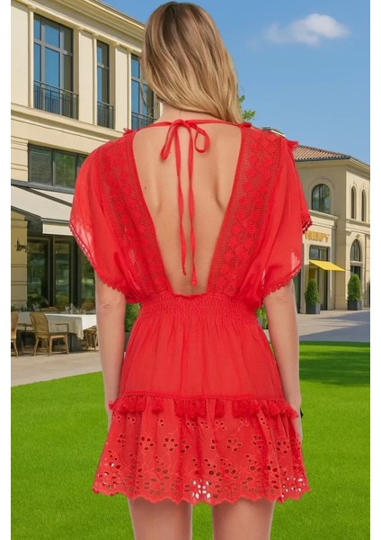 Brode Detaylı V Yaka Pamuklu Mini Elbise Yaz Koleksiyonu Rahat ve Şık Modern Stil Modern Stil