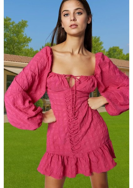 Kadın Şık Mini Elbise Göğüsten Bağlamalı Polyester Kumaş Yazlık Özel Günler Modern Stil fiyatları