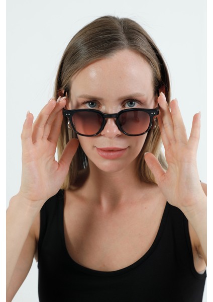 Metal Detaylı Çerçeveli Güneş Gözlüğü modelleri