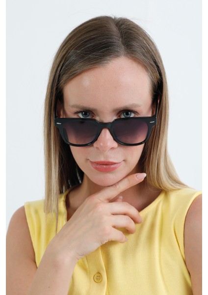 Metal Aksesuarlı Dikdörtgen Güneş Gözlüğü fırsatları