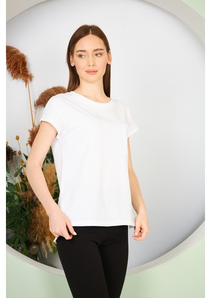 Kadın Yırtmaç ve Cep Detaylı T-Shirt fırsatları