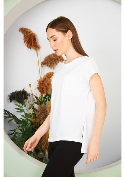 Kadın Yırtmaç ve Cep Detaylı T-Shirt