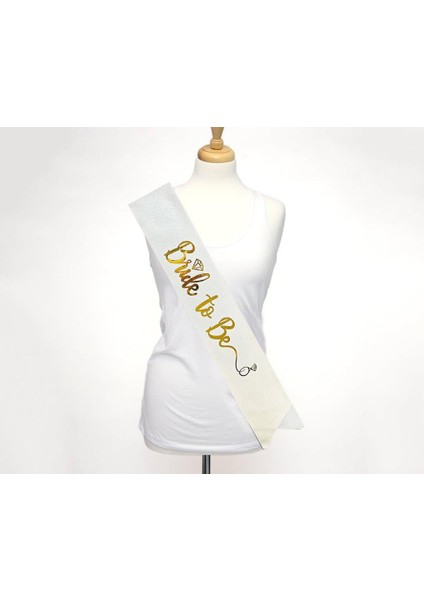 Nessiworld Beyaz Üzeri Altın Italik Alyanslı Bride To Be Yazılı Simli Işıltılı Kuşak Kemer 10X80 cm fiyatları