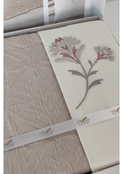 Tivoli Çift Kişilik Jakarlı Pike Takımı-4 Parça Yatak ÖRTÜSÜ-220X240 Cm-Kayısı fırsatları