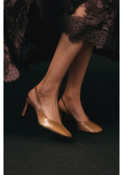 Topuklu 2503 - Dikiş Detaylı Arkası Açık Karamel Kadın Topuklu