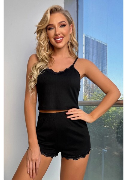 Kadın Siyah Alt ve Üst Dantel Detaylı Şortlu Gecelik Takımı fiyatları