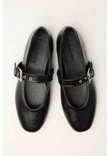 Babet 2503 - Gümüş Toka Detaylı Siyah Kadın Babet fırsatları