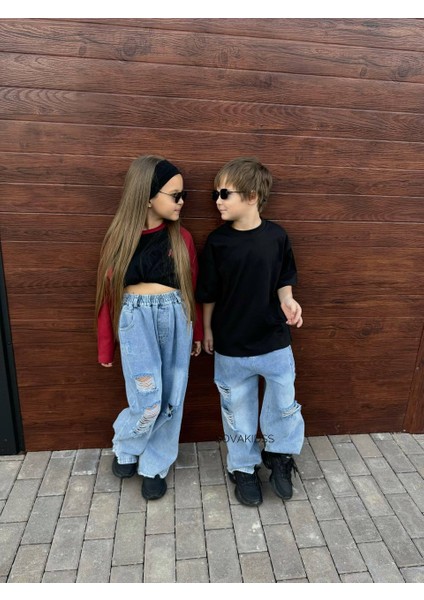 Yırtık Kot & Oversize Tişört Kombini