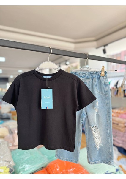 Yırtık Kot & Oversize Tişört Kombini modelleri