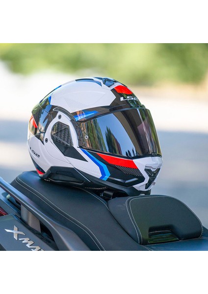 Advant 2 Trıple Beyaz-Mavi-Kırmızı-Siyah Kask modelleri