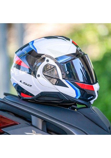 Advant 2 Trıple Beyaz-Mavi-Kırmızı-Siyah Kask indirimleri