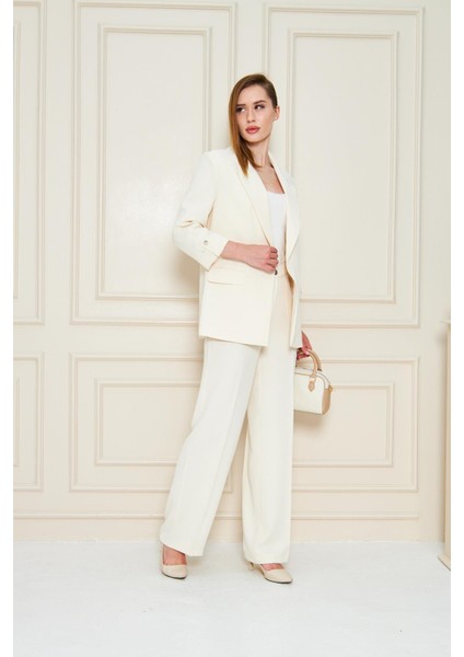 Kısa Kol Nikel Düğmeli Krep Takım Krem