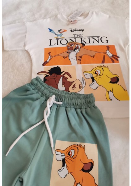 Erkek Çocuk Lion King Aslan Baskılı Alt Üst Takım Yeşil Yarım Kollu Şortlu Pamuklu 2'li Takım modelleri