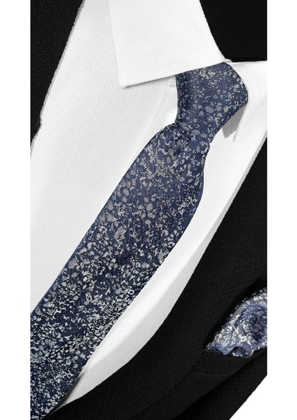 Lacivert Zemin Üzerine Gri Serpme Desenli Mikrofiber Kravat ve Mendil Takımı - 7 cm Modern Kesim