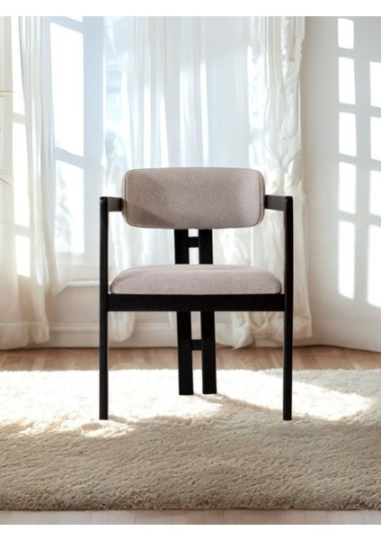 Narvik Iskandinav Sandalye, Metal