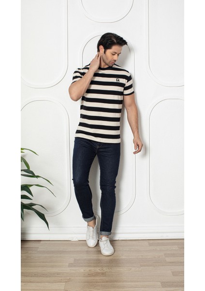 Stripe Serisi Erkek Tişört – Siyah/bej & Bordo/antrasit Çizgili Ikili Renk Seçenekli fırsatları