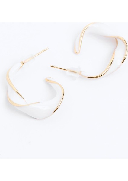 Altın Rengi Burgu Detaylı Yarım Halka Küpe modelleri